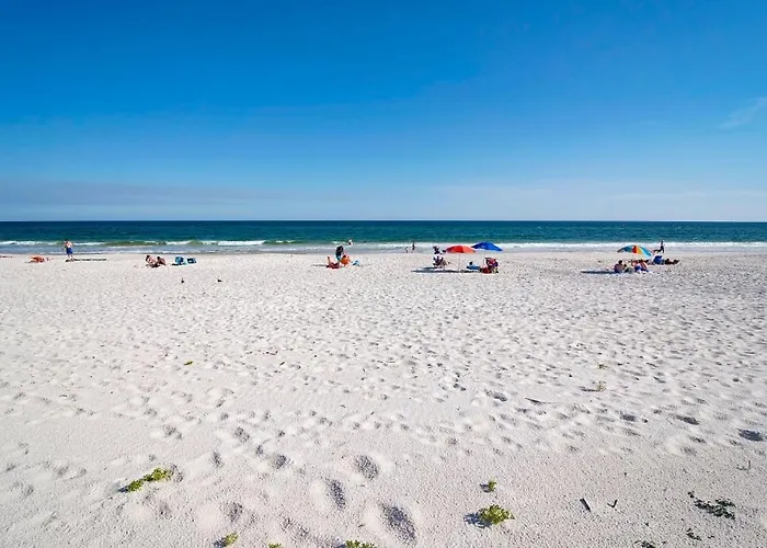 Sandy Crax West ~ 8 Bedroom ~ Private Pool ~ Sleeps 26