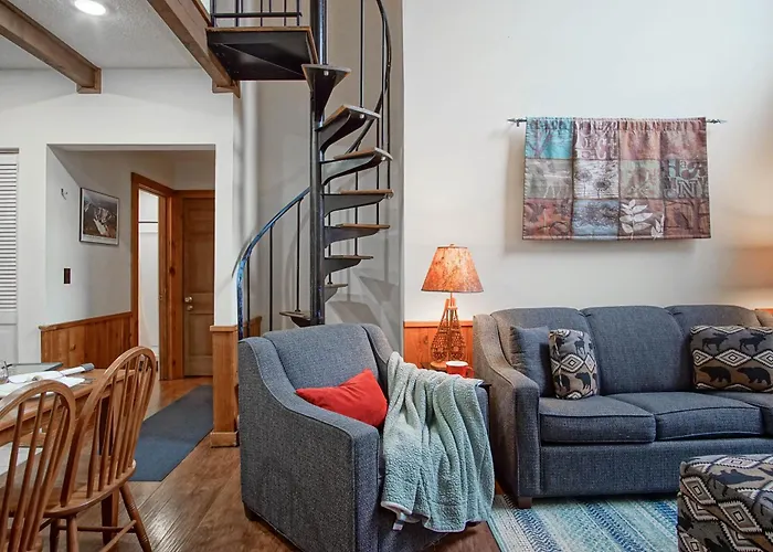 Whistlepunk 36: 1 Bedroom Plus Bonus Sleeping Loft Slope Side