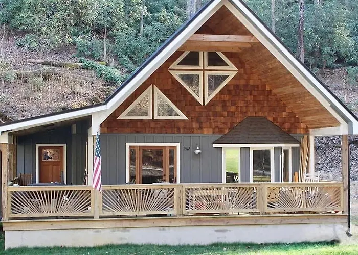 Mountain Cabin & Creek-Front Nature Retreat Nc