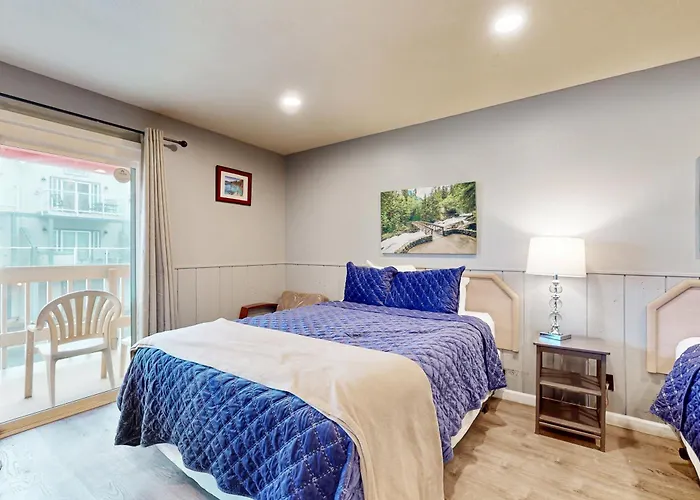 Sea Treasures Inn #206