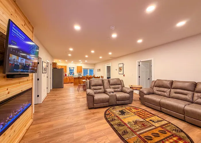 Snaggy Mountain Oasis- 3 Bedroom With Hot Tub Near Trails