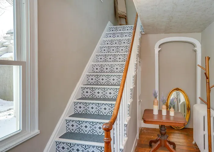 Historic Family Retreat On The At & Housatonic!