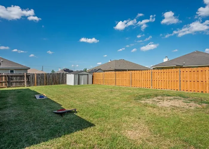 Stylish Pet Friendly Killeen 3Br With Fenced Backyard