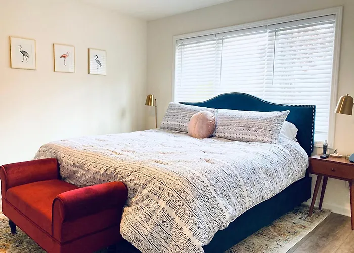 4 Bedroom Home Lake Geneva