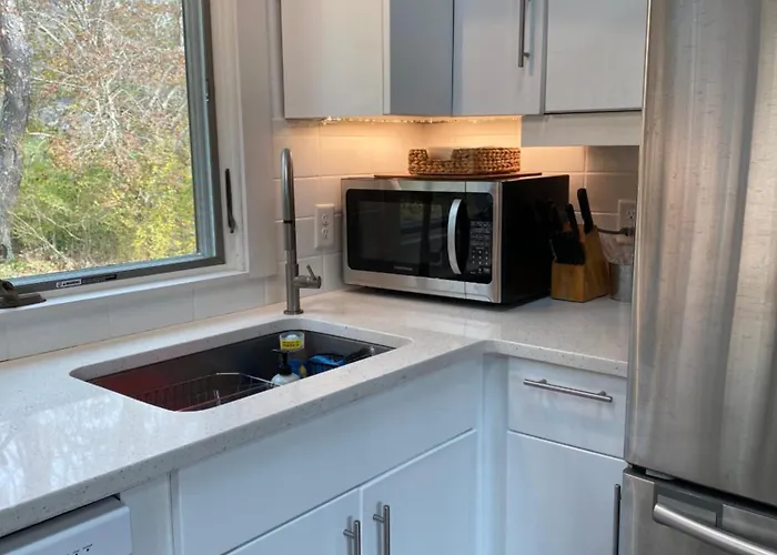 Wellfleet Vacation Townhome With Direct Marsh Views & Spa