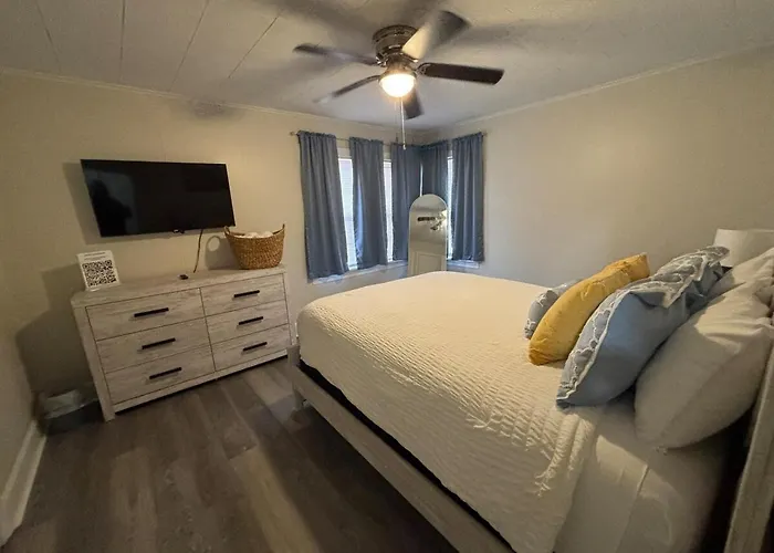 Close-To-Everything Midtown Cottage
