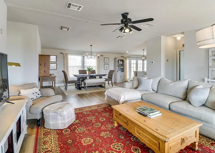 Scenic Sandia Mtn Views! Cozy Rio Rancho Retreat