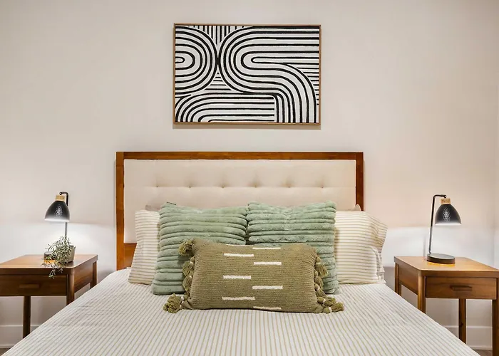 Elevated Gem - Sleeps 12 - 20 Mins To Downtown Chicago