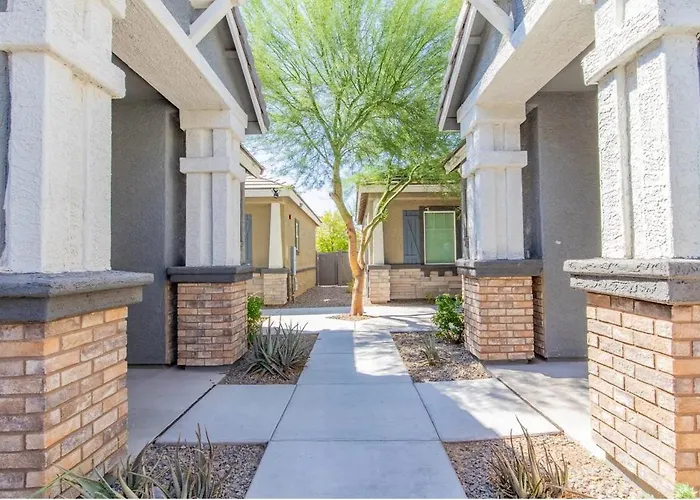 2 Bedroom Villa, Dog Park, Lake, Wifi, Laundry , Pool