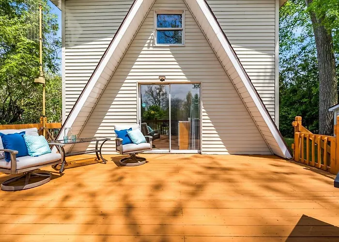 Romantic A-Frame Heartjacuzzi Firepit Kayaks