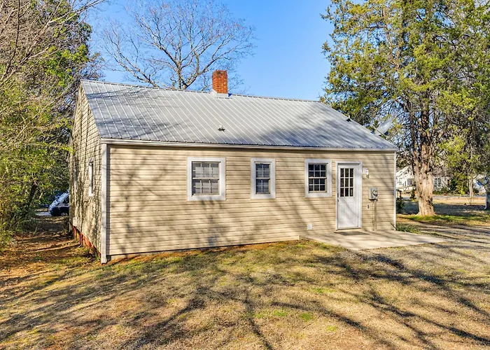 2 Mi To Uptown Lexington: Pet-Friendly Getaway!
