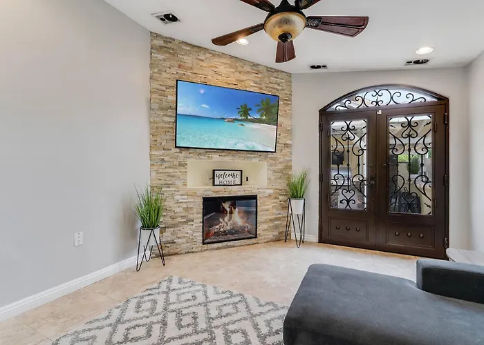 Spacious 4Br W/ Pool, Spa, Mini Golf & Game Lounge