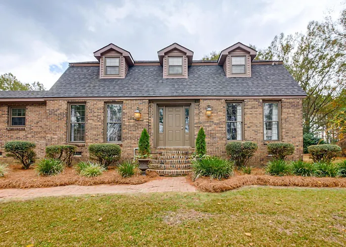 Fishing Ponds: Peaceful Tifton Getaway