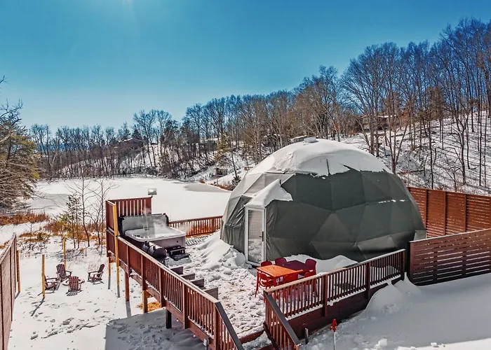 Luna Dome - Lakefront With Hot Tub, Wi-Fi, Sleeps 4