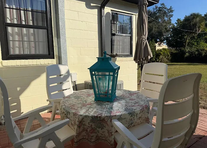 2 Bdrm Cottage In Charming Bartow