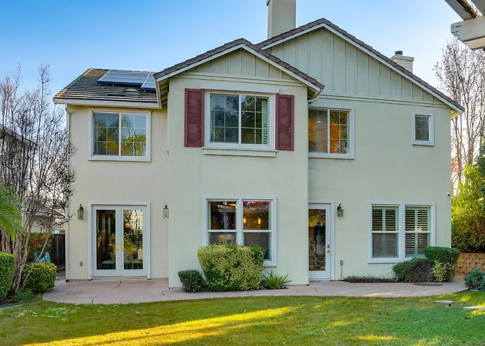 Near Wineries & Parks: Waterfront Tracy Getaway!
