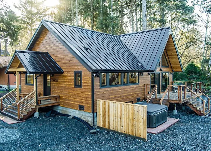 Beautiful Ocean View Cabin And Hot Tub!