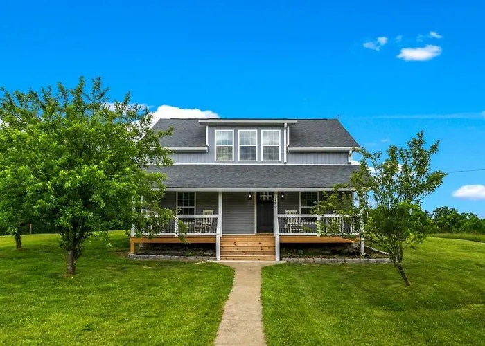 Spacious Home 4Br Fire Pit, Patio Hot Tub