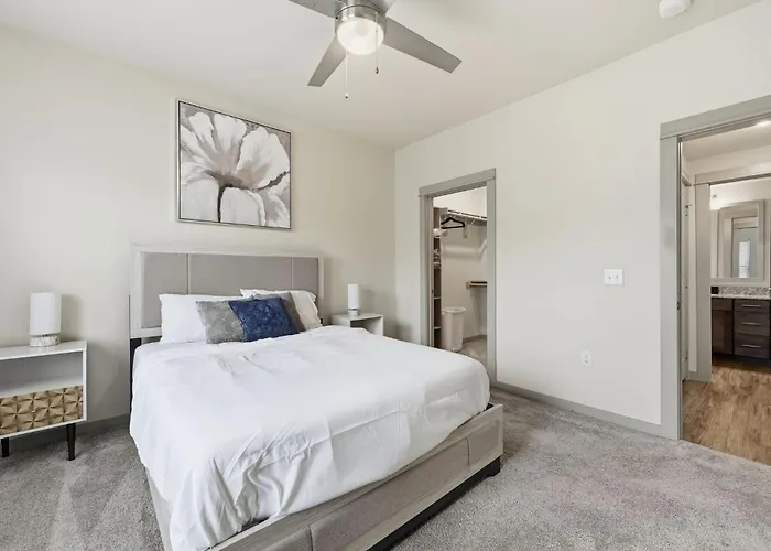 Chisholm Trace 1233 I Spacious 1 Bed 1 Bath