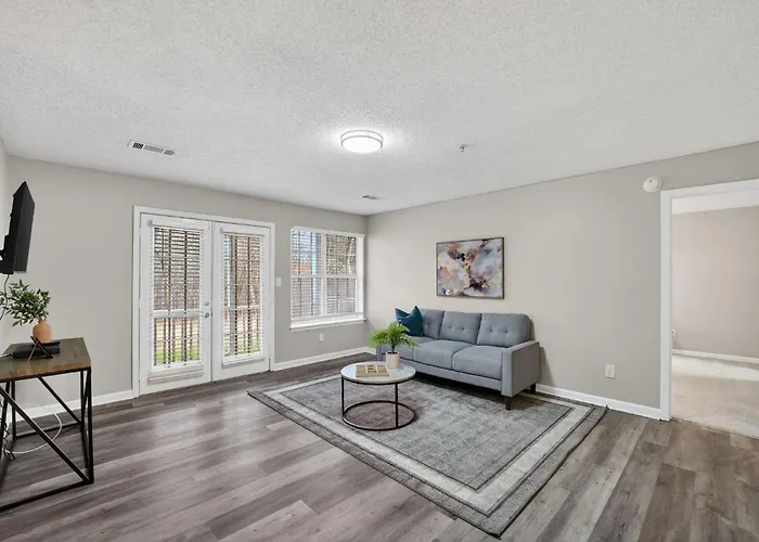 Stylish 2Br2Ba With Room To Unwind