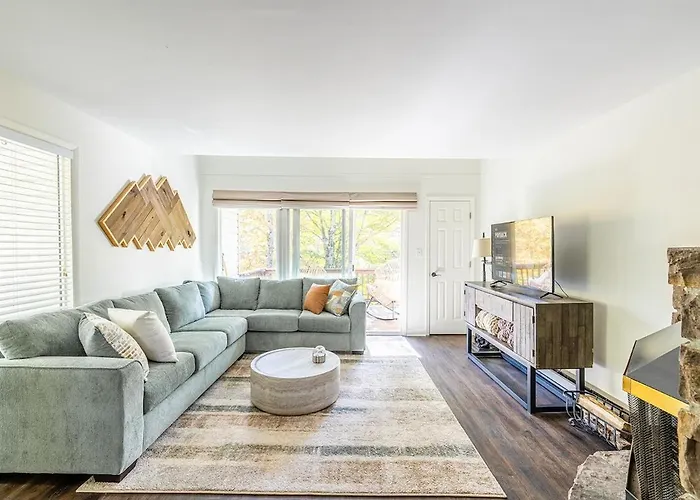 Beech Mountain Escape With Views
