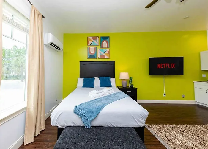 30A Inn & Suites Signature Queen Studio