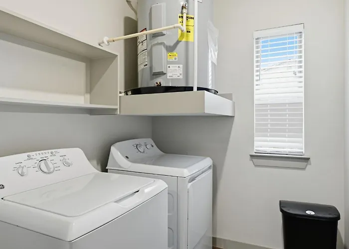 Chisholm Trace 327 Relaxing 2Bd 2Ba