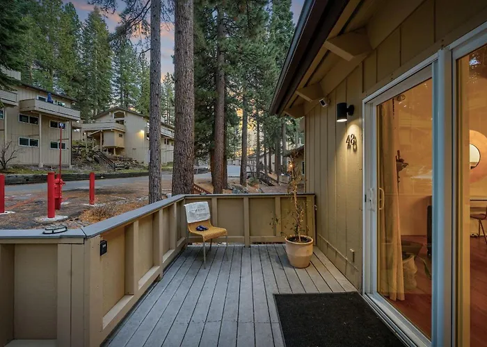 Golden Mountain Retreat By Avantstay
