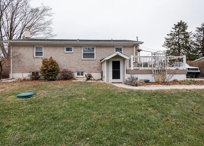 5 Woods Dr