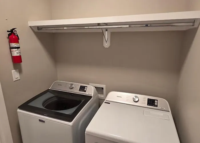 Lux Modern 3Br - 2Ba Duplex Brand New Furnished