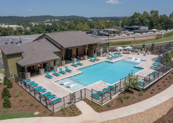Stylish Stay Off I-65, Pets Welcome