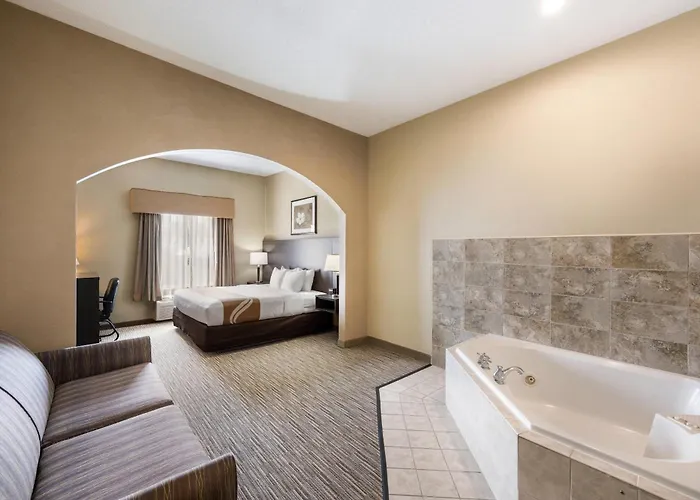Quality Inn & Suites Fishkill South Near I-84