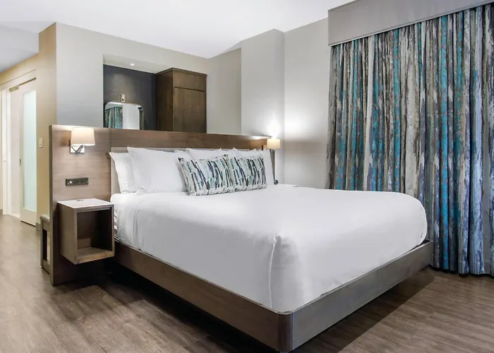 Cambria Hotel Philadelphia Downtown - Center City