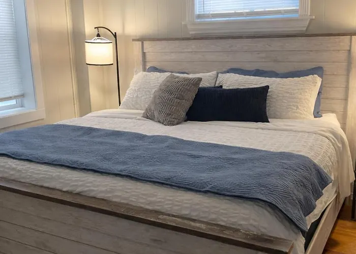 Close To Unc With Great Yard, Firepit & Free Bikes!
