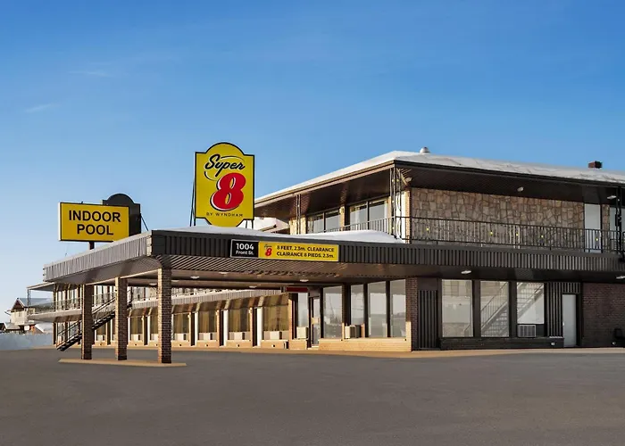 Super 8 By Wyndham Hearst On