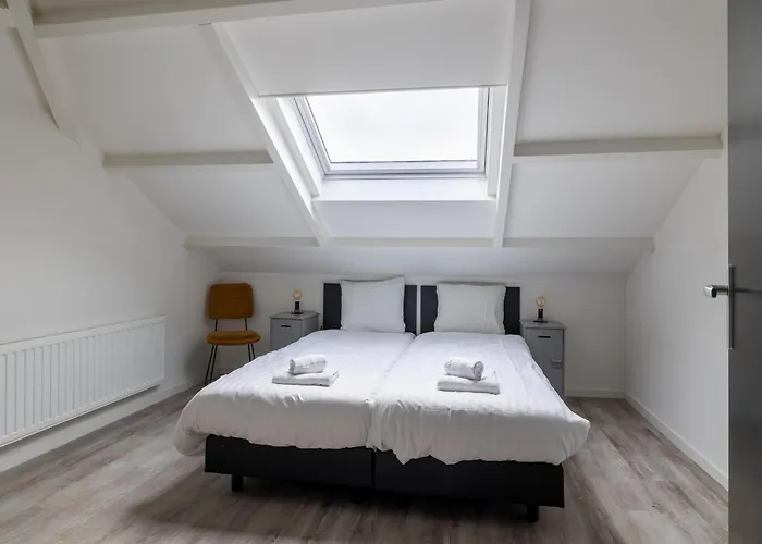 Cozy Holiday Home In Vrouwenpolder Close To The Beach