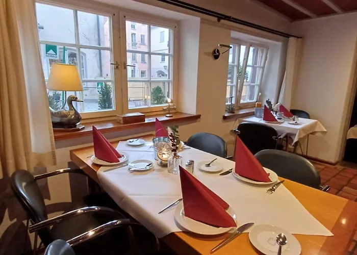 Hotel Schiefes Haus