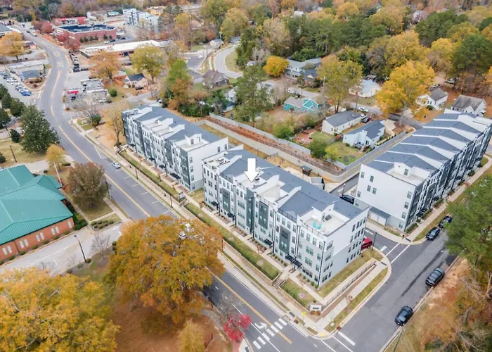 Lux Downtown Condo Rooftop Terrace Ev Charger!