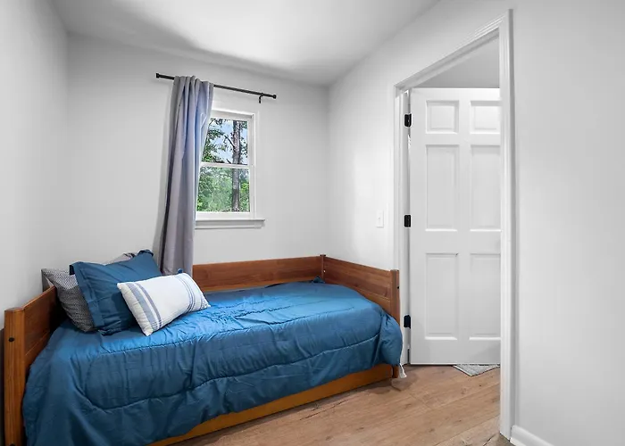 Echo Point - Pet-Friendly! Cozy Cabin Located Near Duncan Bridge Marina!