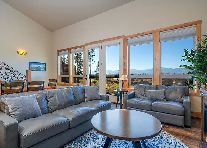 4 King Beds W Ensuites Double The Living Space!