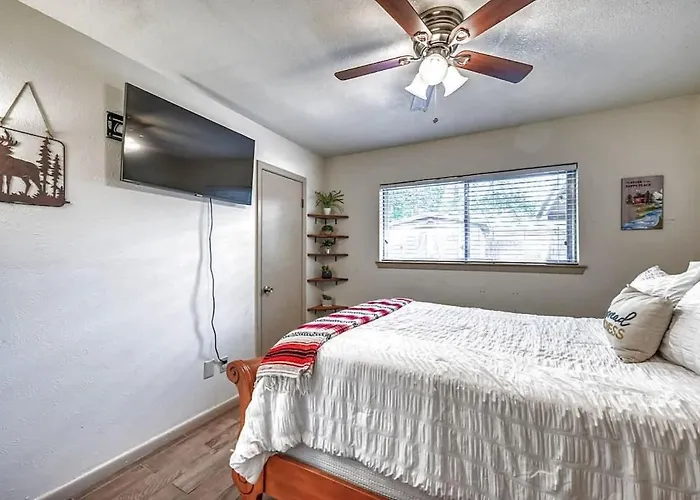Kerrville Hidden Gem With Firepit And Grill - Great Location