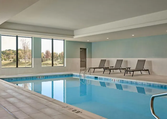 Courtyard By Marriott Madison