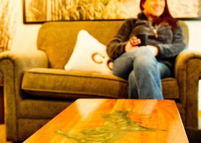 Downtown Green Room At Villages On Aurora