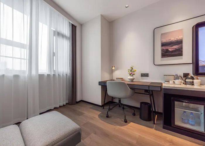 Atour Hotel Hefei Huaihe Road Pedestrian Street City Hall Square