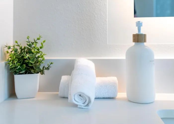 Luxury 2 Bedroom Residence With Fitness And Outdoor Pool