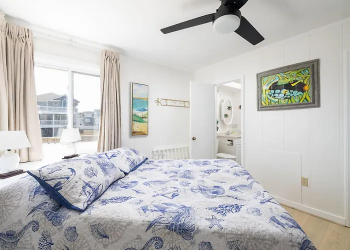Private And Quiet Family Retreat - Steps To The Beach