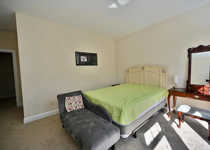 Peaceful Retreat With Large Garden In Summer Oaks