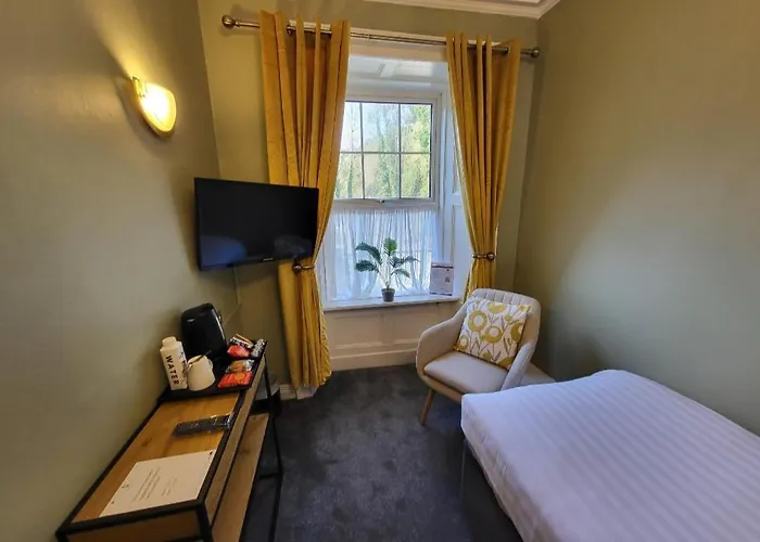 Commodore Hotel