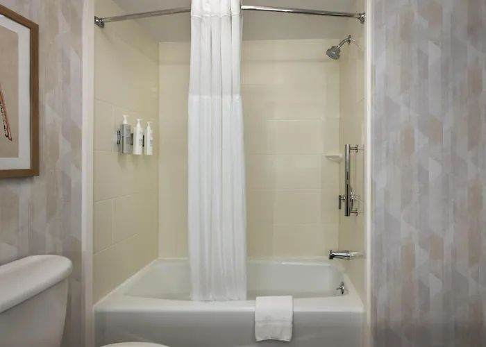 Hampton Inn & Suites Greenfield