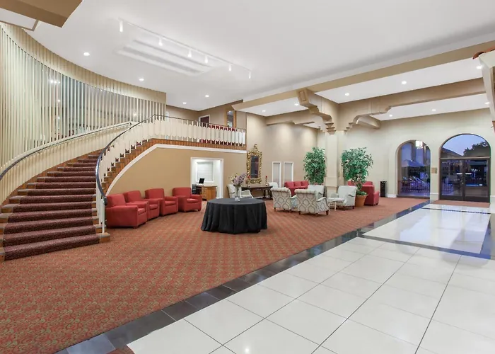 Ramada By Wyndham Fresno North